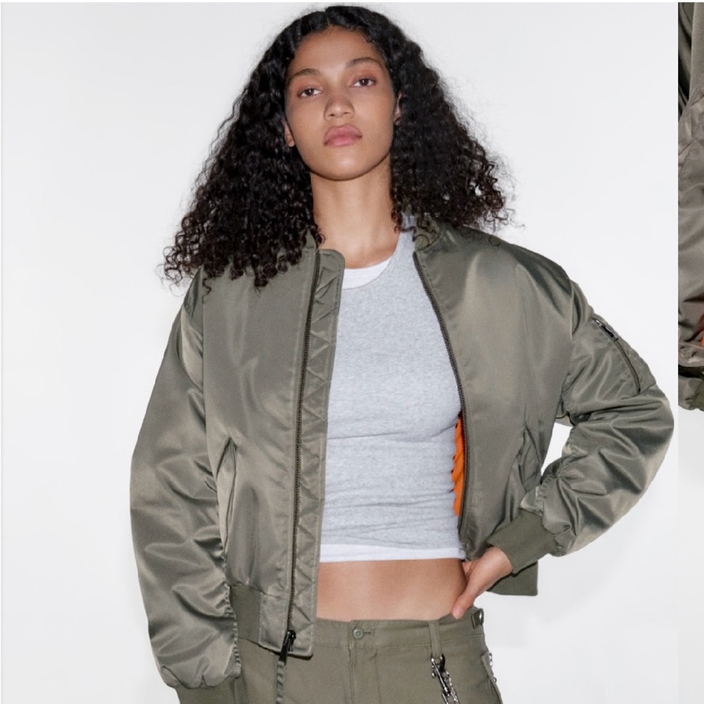 NWT Aritzia Tna Brea Bomber Jacket. Army Green